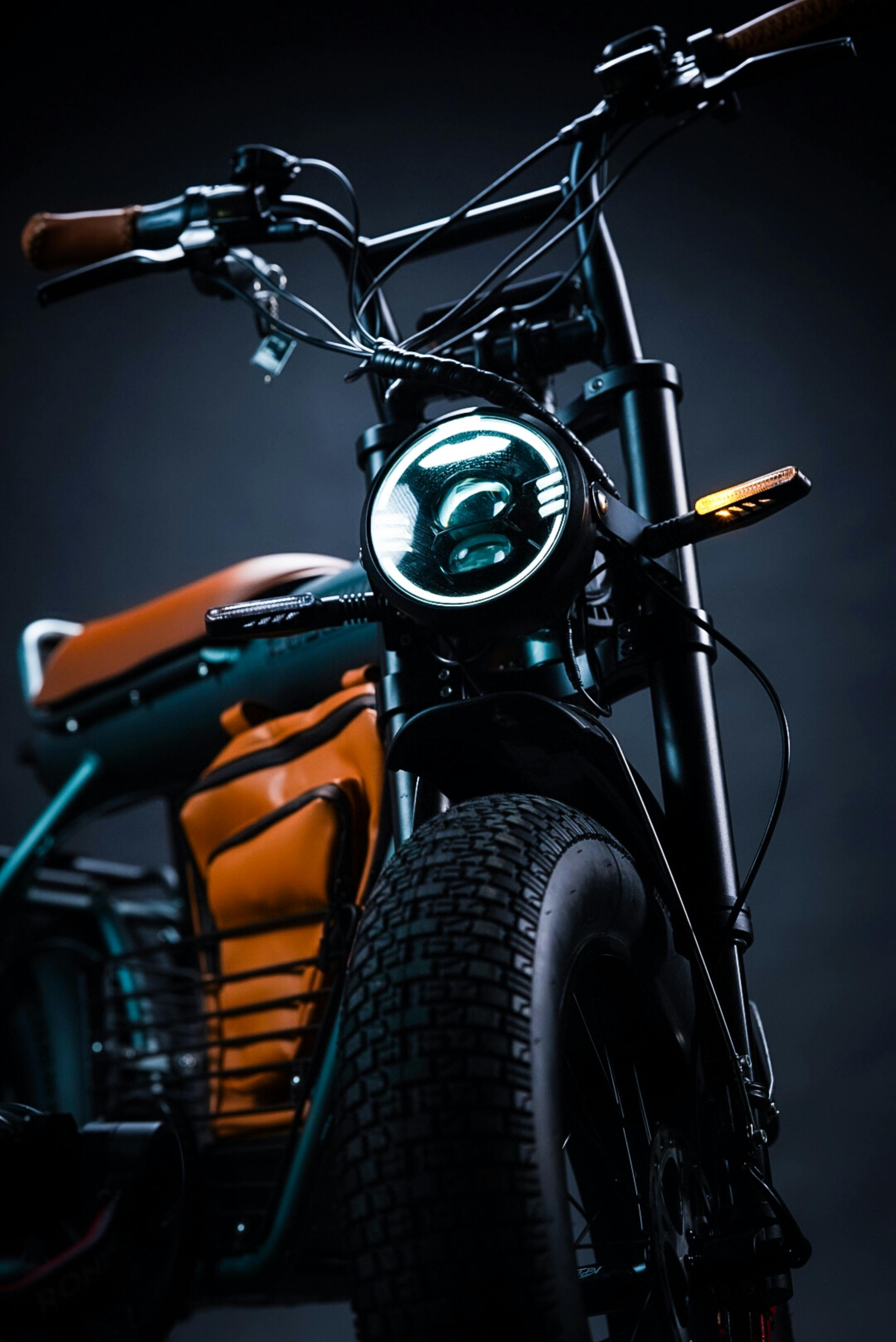 Fatbike électrique en pleine aventure outdoor